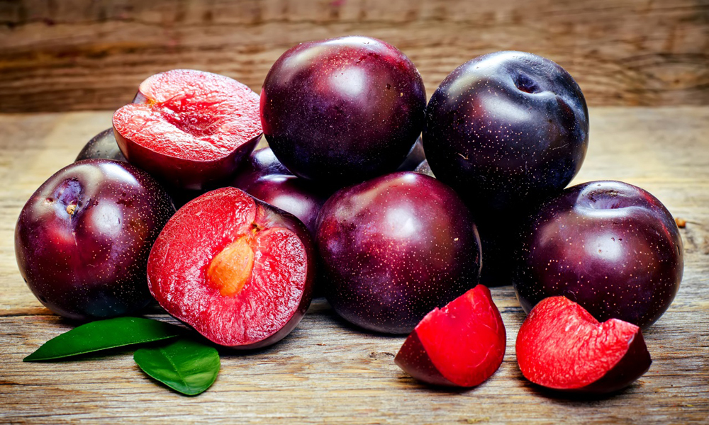 How Many Calories In a Plum? Find Out Now!
